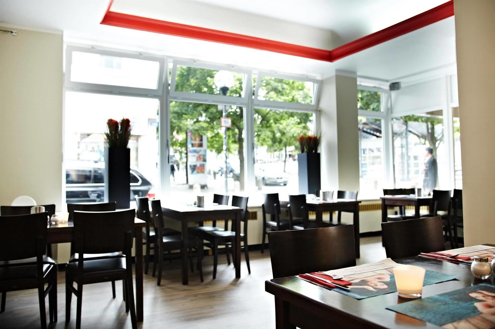 Hotel Ostseehalle Kiel By Premiere Classe Exterior photo